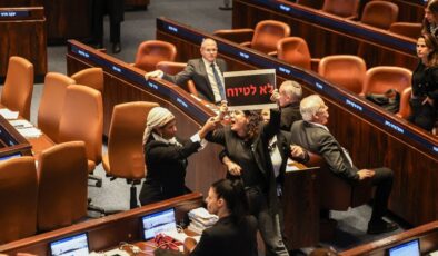 7 Ekim komisyonu tartışması, İsrail meclisini karıştırdı