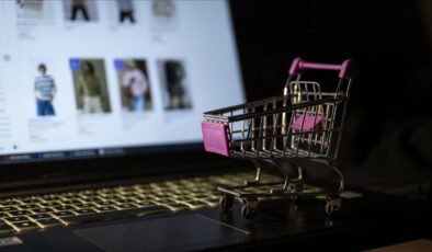 ABD’de Black Friday’de milyarlarca dolar harcandı
