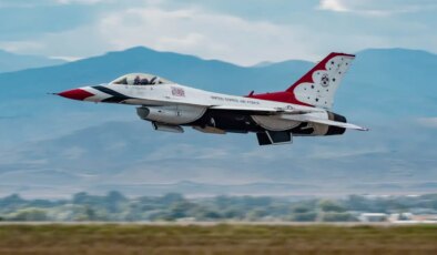 ABD’de F-16 savaş uçağı düştü