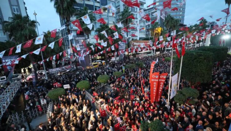 Adanalılar belediye başkanlarına sahip çıktı: ‘Adana öksüz kaldı’