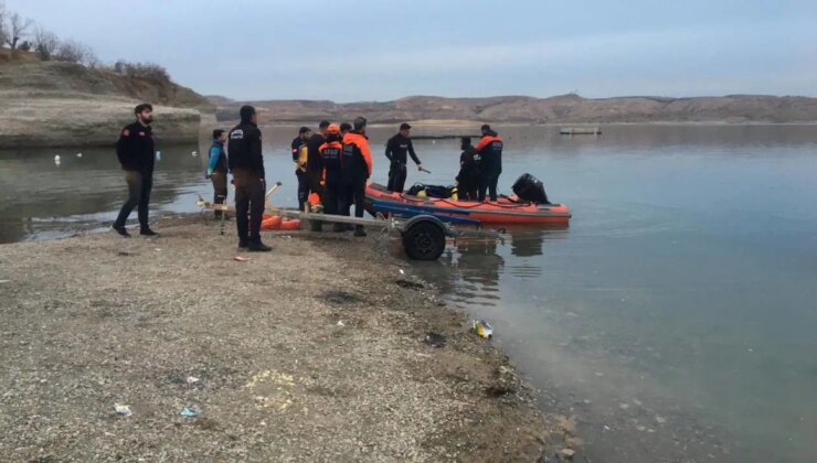 Adıyaman’da tekne alabora oldu: 4 kişi kurtarıldı, 1 kişi aranıyor!