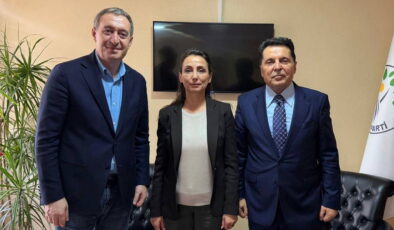 Ahmet Özer, DEM Parti Eş Genel Başkanları ile görüştü