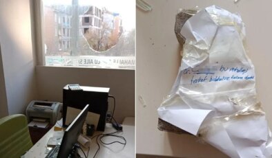 Aile sağlığı merkezine taşla saldırdılar: Doktoru ‘notla’ tehdit ettiler!
