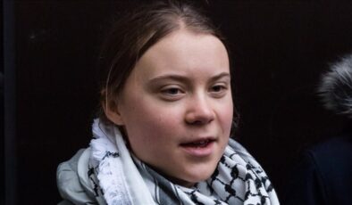 Aktivist Greta Thunberg, Londra’daki Filistin eyleminde gözaltına alındı