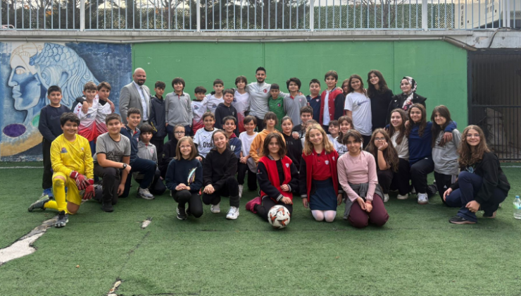 Ankara Düşünür Koleji’nde ilham veren buluşma: Milli futbolcu öğrencilerle bir araya geldi