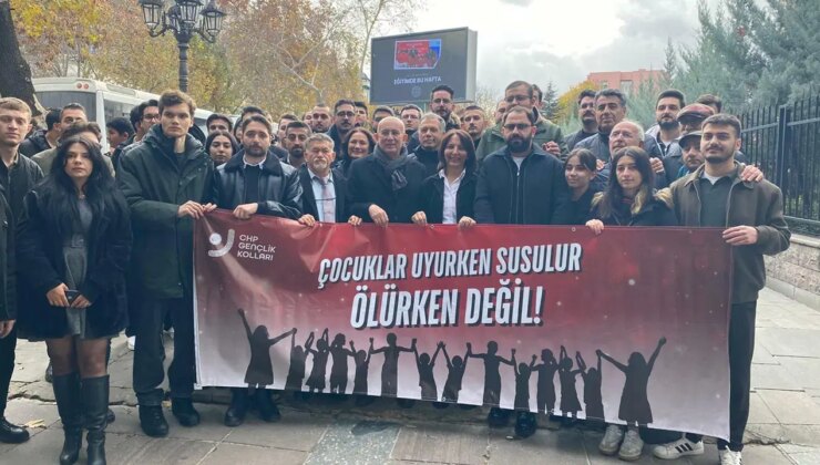 Ankara’da CHP’li gençlerden ‘MESEM’ protestosu: ‘Tutuklanan TİP’li kardeşlerimizle dayanışma içerisindeyiz’