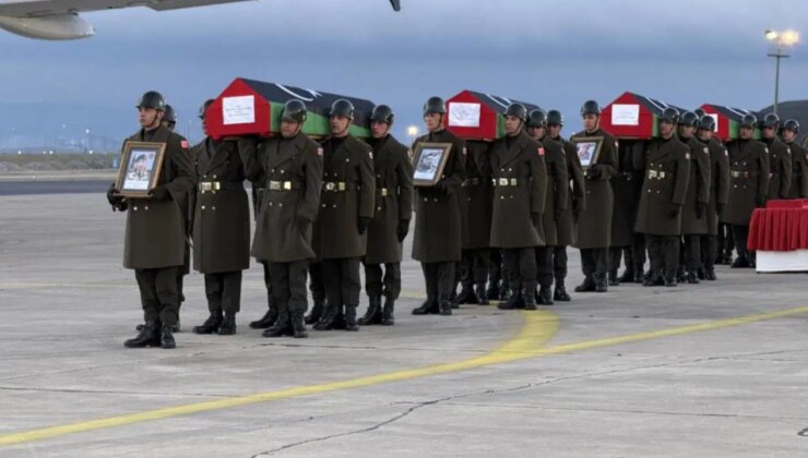 Ankara’da uçak kazasında ölen Libyalı askerler ülkelerine uğurlandı