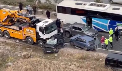 Ankara’da vinç, 13 araca çarptı: 5 yaralı