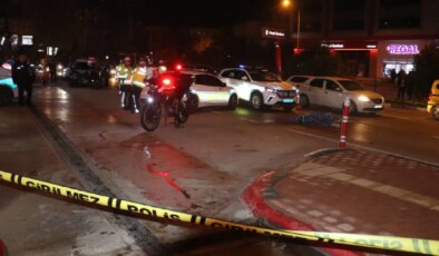 Antalya’da feci kaza… Kamyonetle çarpışan motosiklet sürücüsü hayatını kaybetti!