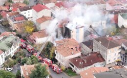 Ataşehir’de korkutan yangın: 2 binaya daha sıçradı!