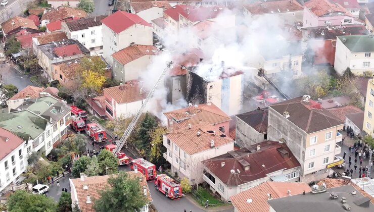 Ataşehir’de korkutan yangın: 2 binaya daha sıçradı!