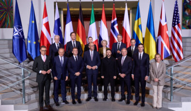 Avrupalı liderlerden, Avrupa öncülüğünde çok uluslu güç teklifi