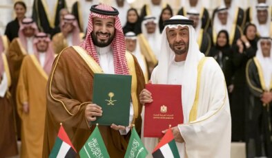 BAE ile gerilim tırmanıyor: Suudi Arabistan, Yemen’de limanı vurdu