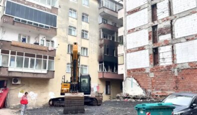 Bahçelievler’de 6 katlı binada yangın çıktı, içeride mahsur kalanları itfaiye kurtardı