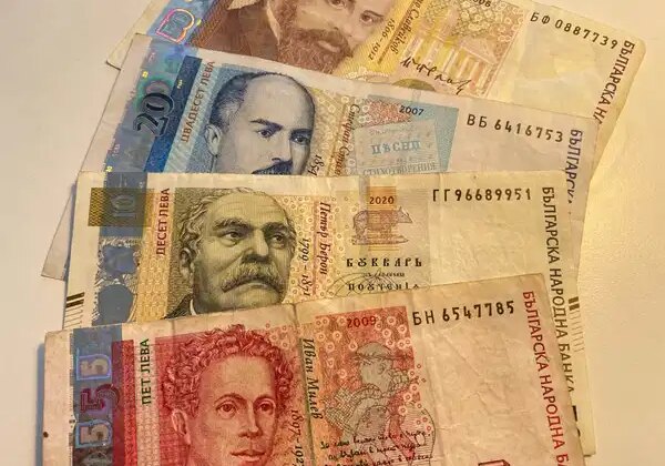 Bankada naftalin bulaşmış banknotlar yangın çıkardı