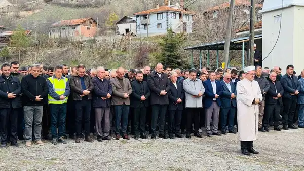 Baraj için 200 mezar taşındı, yeni mezarlıkta cenaze namazı kılındı