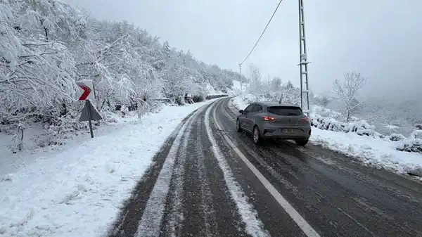 Bartın’da kar yağışı: 5 köy yolu ulaşıma kapandı
