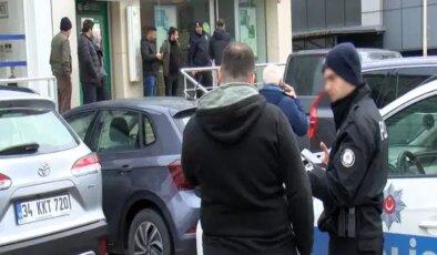 Başakşehir’de hareketli anlar: Bankadan para çeken kişinin çantasını almak istediler!