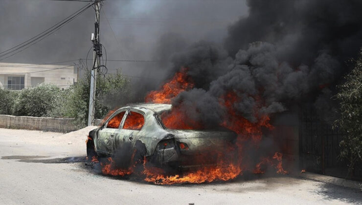 Batı Şeria’da toprakları gasbeden İsrailliler, araçları ateşe verdi