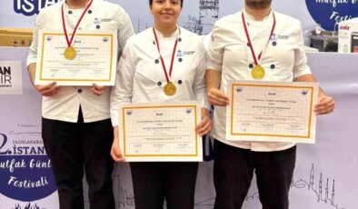 ‘BAU Gastronomi’ öğrencilerine 2 altın madalya