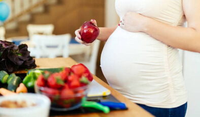 Bebek gelişimini sessizce etkiliyor: Hamilelikte yapılan 8 beslenme hatası