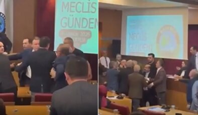 Belediye meclisinde AKP’liler ile CHP’liler arasında arbede: ‘Bu şehirde CHP’lilerin can güvenliği yok’