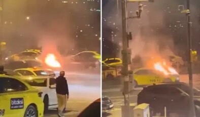 Beyoğlu’nda faciadan dönüldü… Yolcular alev alev yanan taksiden son anda kurtuldu!