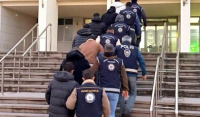 Bodrum’da kaçak göçmen çetesi çökertildi: 3 tutuklama