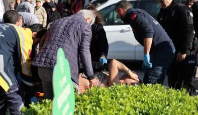 Boşanma davasından çıkıp eşini sırtından bıçakladı