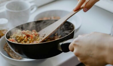 Bu yönteme dikkat! Uzmanı uyardı: Gıda zehirlenmesine 2 unsur neden oluyor