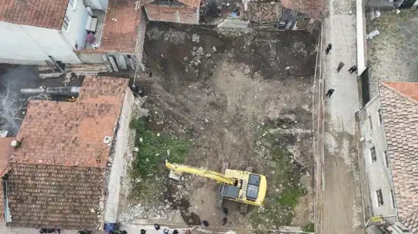 Bursa’da inşaat kazısında insan kemikleri bulundu: Ekiplere haber verildi!