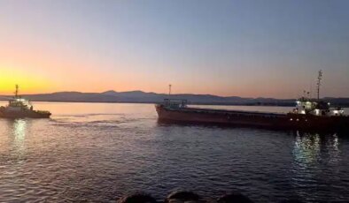 Çanakkale Boğazı’nda arızalanan gemi kurtarıldı