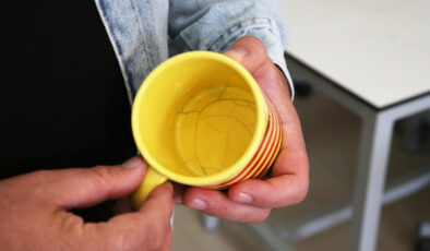 Çatlak seramik kupalar bakteri üretme riski taşıyor