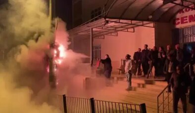 Cemevinde korku dolu anlar: Elektrik panosu patladı!