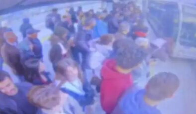 Cevizlibağ’da baygınlık geçiren 14 yaşındaki kıza çarpan metrobüs sürücüsü gözaltına alındı