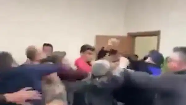 Ceylapınar Belediyesi’nde tekmeli-yumruklu kavga: 6 yaralı