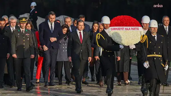 CHP heyeti, 39. Olağan Kurultay öncesi Anıtkabir’i ziyaret etti