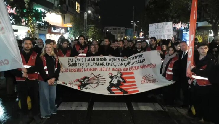 CHP Kadıköy Gençlik Kolları’ndan asgari ücret protestosu: ‘Bu bir iktidar krizinin sonucudur’