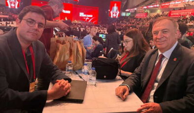 CHP lideri Özel, kurultayda tek aday… CHP’li Zeybek: ‘İktidarla işbirliği yapanlar tarih oldu’