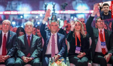 CHP, yönetim kadrosunu genişletiyor: PM üye sayısı 80’e çıkıyor, MYK sayısı azalıyor!