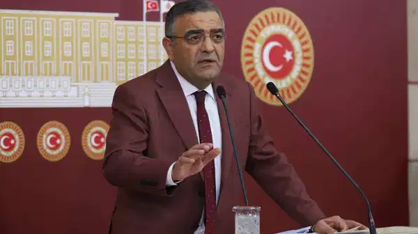 CHP’li Sezgin Tanrıkulu Dicle Nehri’ndeki kirliliği Meclis gündemine taşıdı