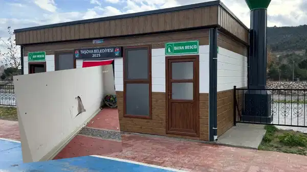 CHP’li Taşova Belediyesi’nin yaptırdığı mescide çirkin saldırı