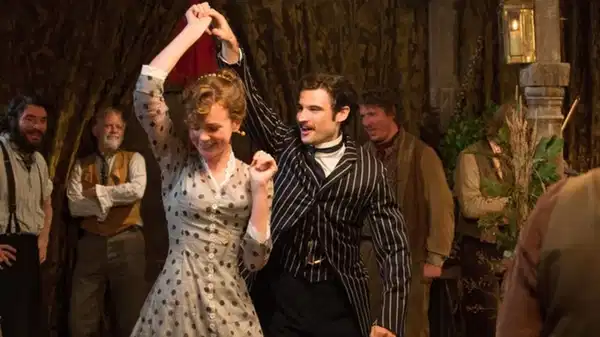 Çılgın Kalabalıktan Uzak filminin konusu ne? Çılgın Kalabalıktan Uzak filminin oyuncuları kim?