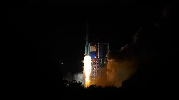 Çin, internet uydularının 16. grubunu fırlattı