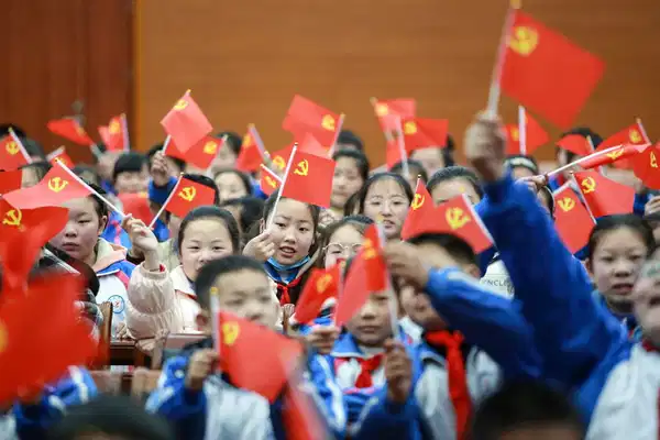 Çocuk üzerinden güç inşası: Çinli milyarderlerin ABD planı