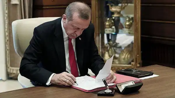 Cumhurbaşkanı Erdoğan imzaladı: Atama ve görevden alma kararları Resmi Gazete’de!