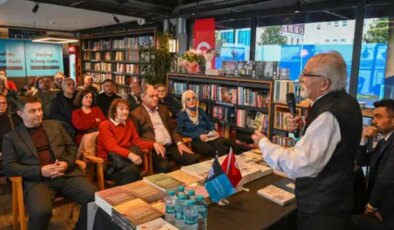 Cumhuriyet yazarı Prof. Dr. Emre Kongar, Beltaş Kitap Kafe’de okurlarıyla buluştu