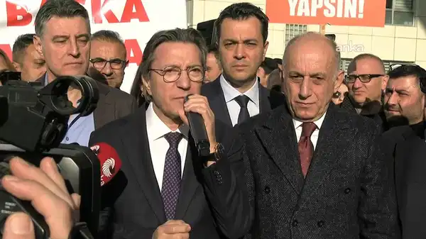 Defterdarlık önünde açıklama yapan Mali Müşavirlerden ‘yetki gaspı’ tepkisi: ‘Tebliğ uygulamaya girmeden derhal kaldırılmalıdır!’