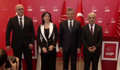 DEM Parti İmralı Heyeti’nden CHP’ye ziyaret… Özgür Özel’den ‘Leyla Zana’ açıklaması: ‘Bir kadını hedef alan anlayış bu topraklara yakışmaz’