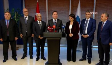 DEM Parti İmralı Heyeti’nden, DEVA Partisi’ne ziyaret… Ali Babacan’dan Erdoğan’a salvolar: ‘Yeterli bilgilendirmeyi yapmıyor’
